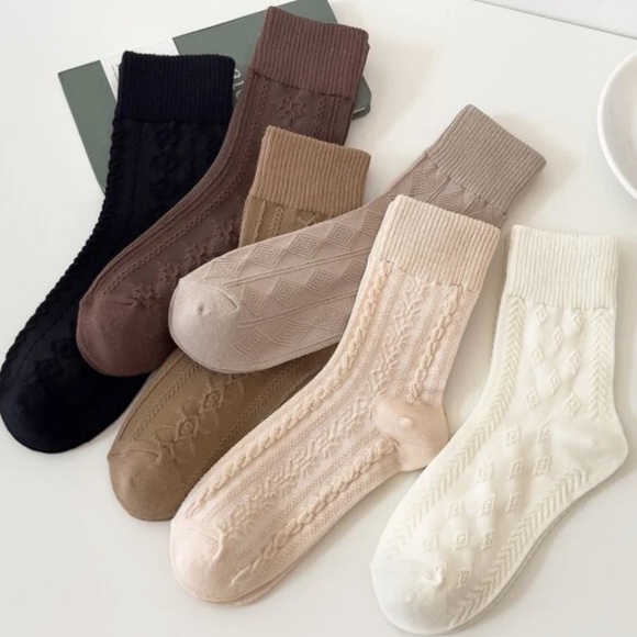 Neutral Tone Minimalist Knit Ankle Socks Set - Picture 1 of 5